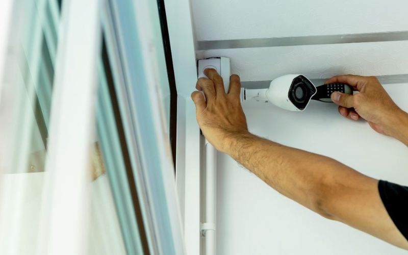 Lắp đặt camera tại cửa sổ