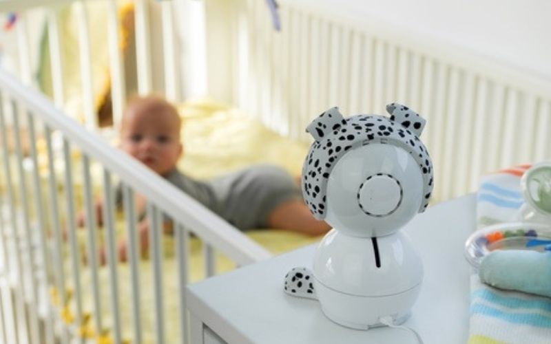 Lắp đặt camera tại phòng trẻ em