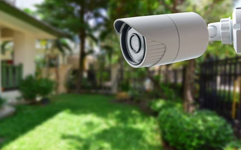 Lắp đặt camera tại sân nhà